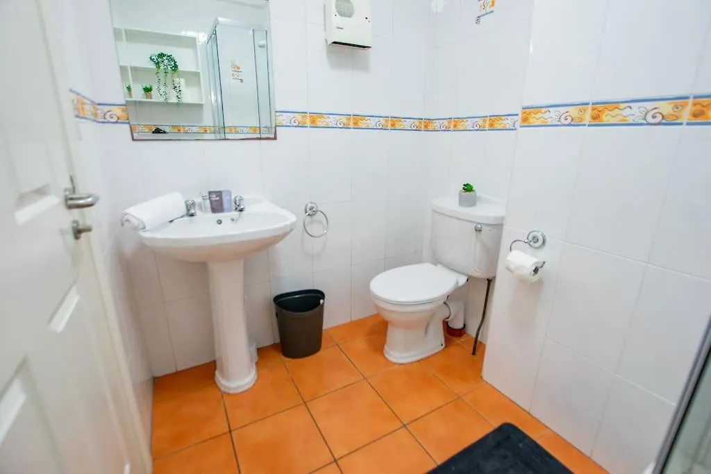Casa vacanze 127 - Lovely 2 Bed Apartment With Parking Galway